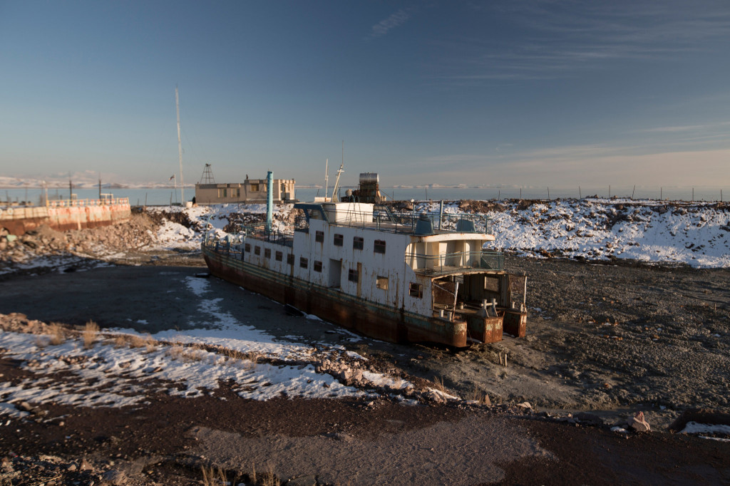 An abandoned ship rusts in the mud on the south shore of Lake Urmia, where only 5 percent of the water remains, Iranian environmental officials say. Credit Morteza Nikoubazl for The New York Times